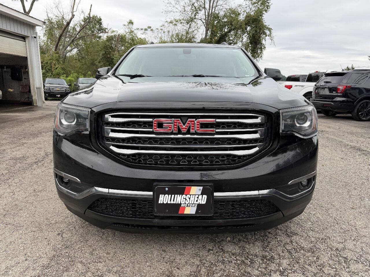 Used 2017 GMC Acadia SLE w/ Driver Alert Package I AWD/4WD image 2