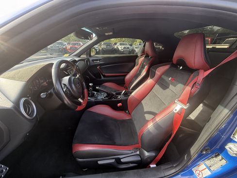 Used 2018 Subaru BRZ tS RWD image 12