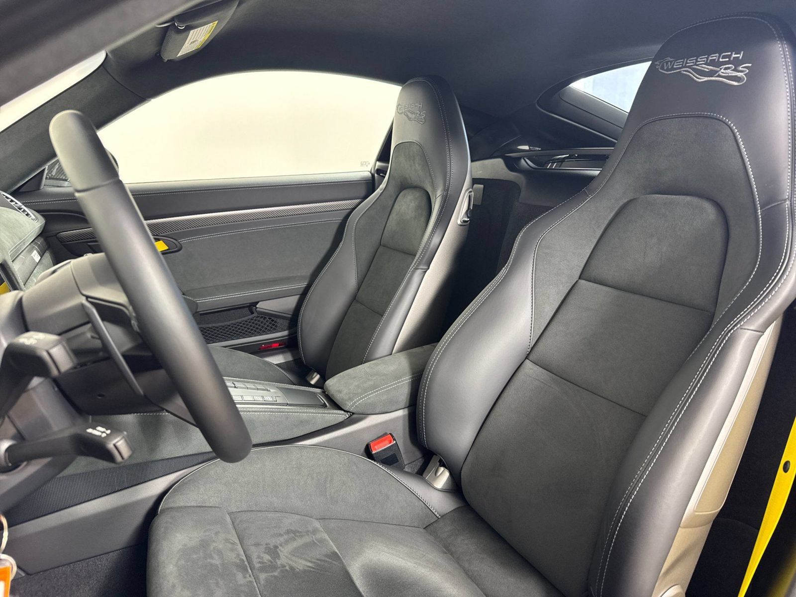 Certified 2025 Porsche 718 Cayman GT4 RS w/ Weissach Package RWD image 5