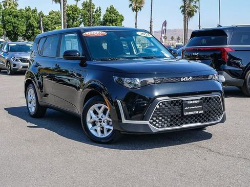 Certified 2023 Kia Soul LX w/ LX Technology Package FWD image 2