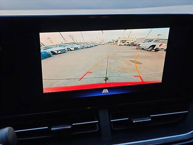 Used 2024 Chevrolet Trax ACTIV w/ Sunroof Package FWD image 13