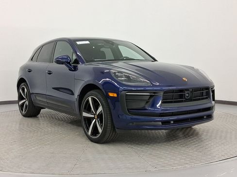 Used 2023 Porsche Macan image 7