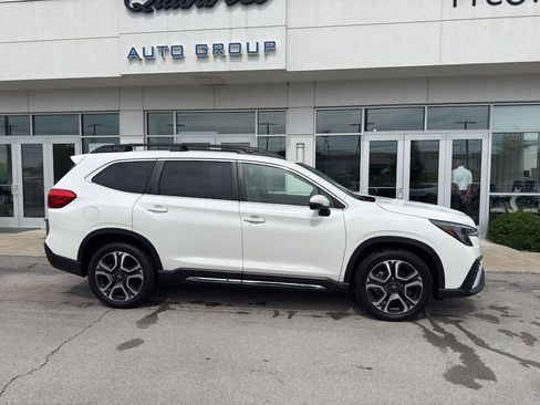 Used 2023 Subaru Ascent Limited AWD/4WD image 2