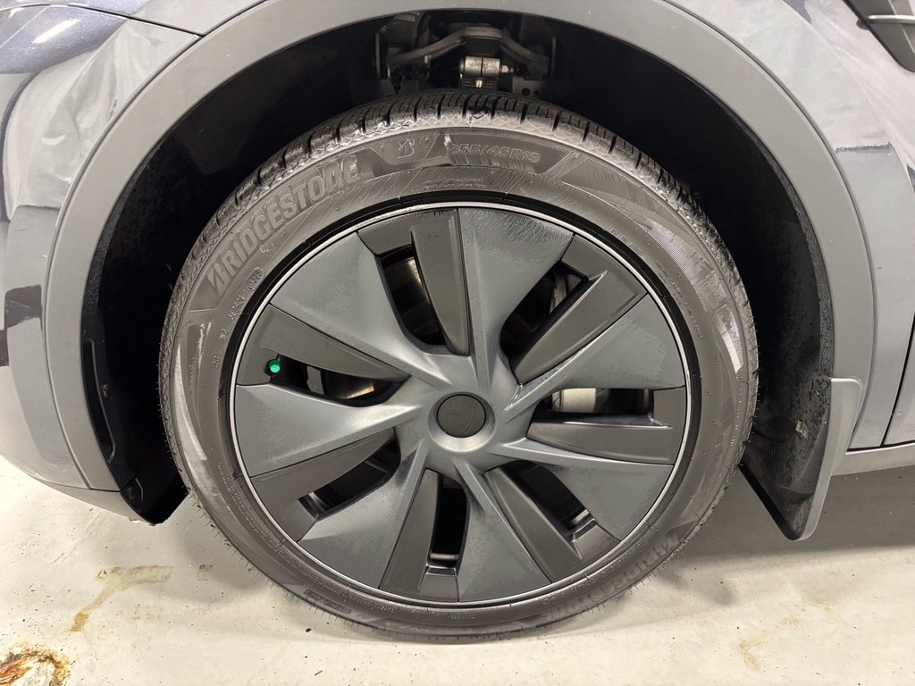 Used 2024 Tesla Model Y Long Range AWD/4WD image 58