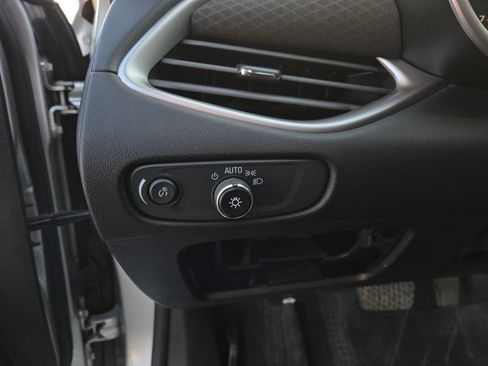 Used 2022 Chevrolet Malibu LT image 13