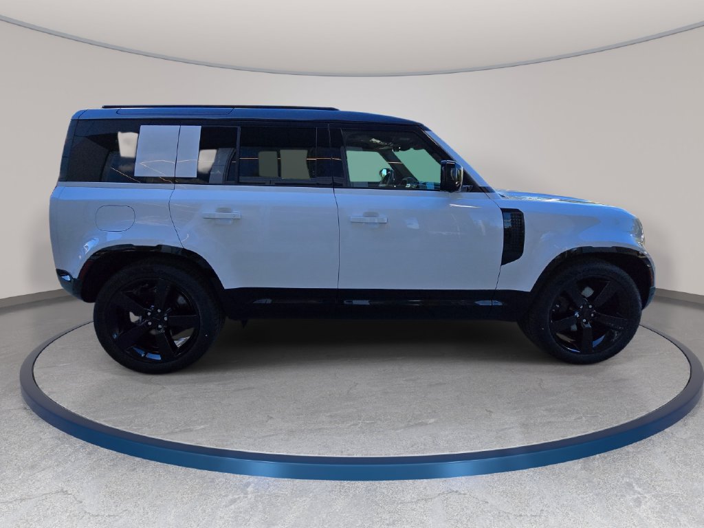New 2026 Land Rover Defender 110 X-Dynamic SE AWD/4WD image 4