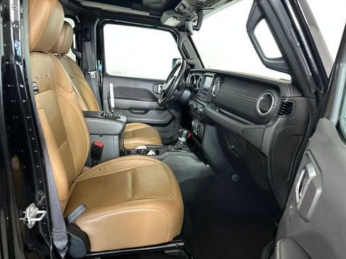 Used 2023 Jeep Wrangler Unlimited Sahara w/ Cold Weather Group image 28