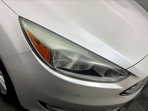 Used 2015 Ford Focus Titanium w/ Titanium Technology Package FWD image 32