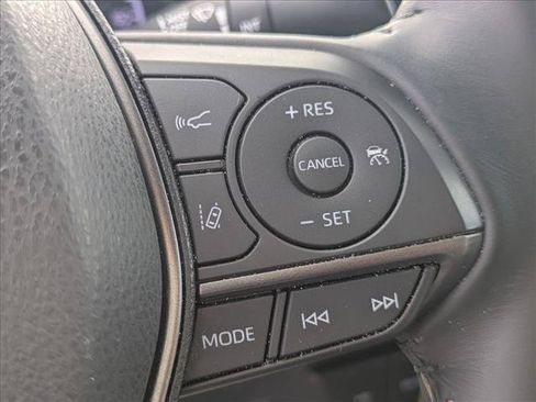 Used 2022 Toyota Camry SE w/ Convenience Package FWD image 14