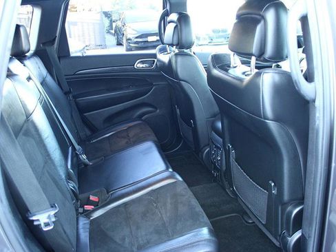 Used 2018 Jeep Grand Cherokee Altitude image 22