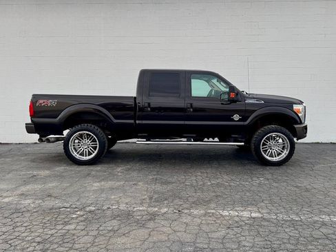 Used 2014 Ford F250 Lariat w/ Lariat Interior Package image 2