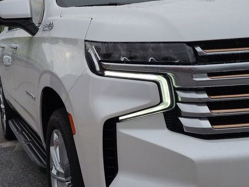 Used 2024 Chevrolet Suburban High Country w/ Advanced Technology Package AWD/4WD image 11