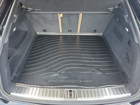 Used 2021 Porsche Cayenne Turbo AWD/4WD image 7