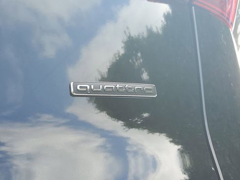 Used 2025 Audi Q5 Premium w/ Convenience Package image 8