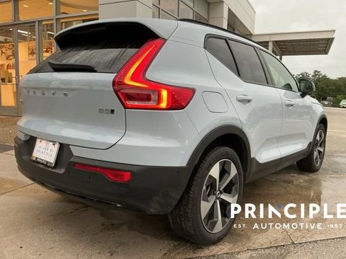 Certified 2026 Volvo XC40 B5 Plus AWD/4WD image 8