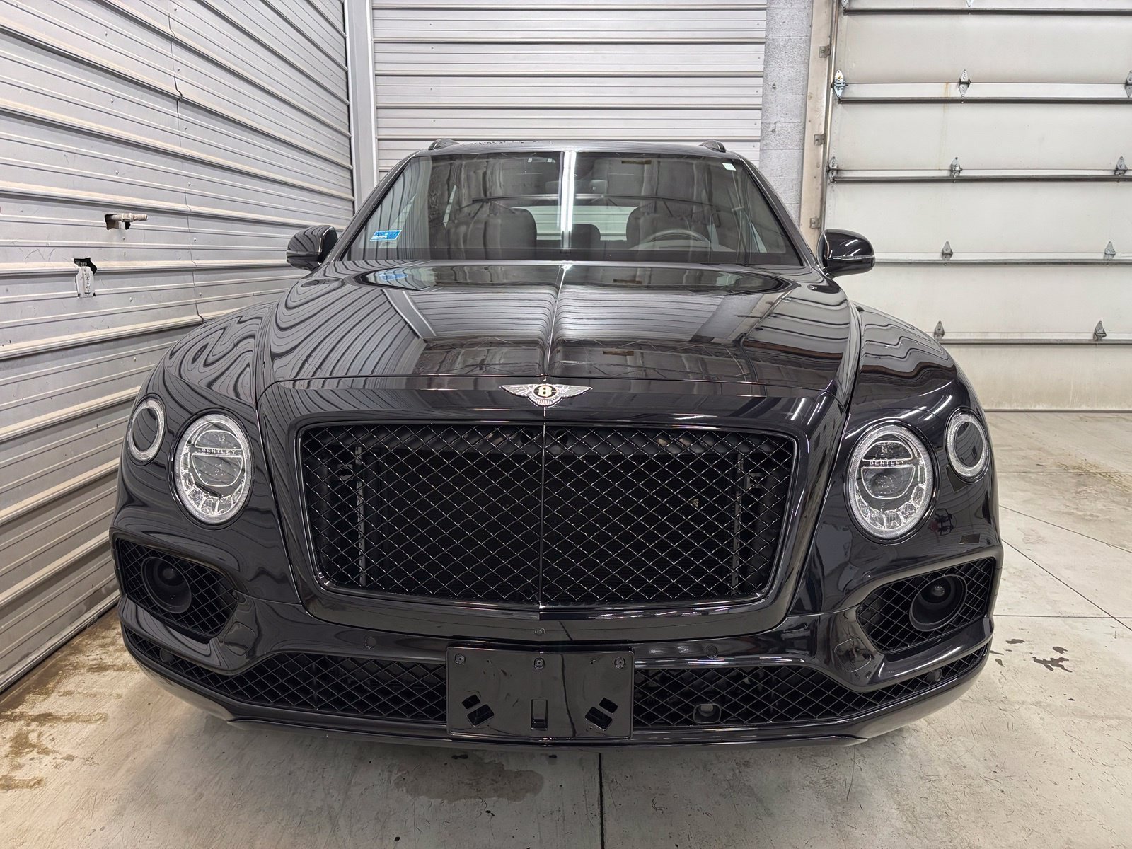 Used 2020 Bentley Bentayga AWD/4WD image 2