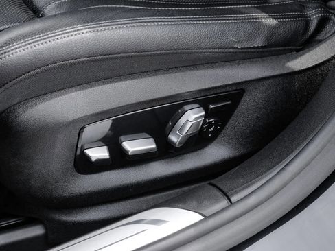 Used 2018 BMW 740i image 40