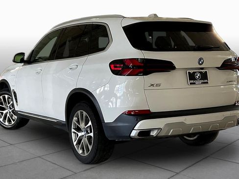 Used 2025 BMW X5 xDrive50e AWD/4WD image 12