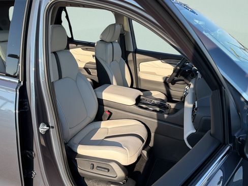 Used 2026 Honda Pilot Touring image 17