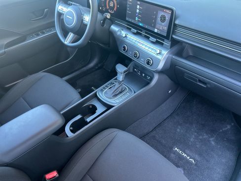 Certified 2025 Hyundai Kona SE AWD/4WD image 16