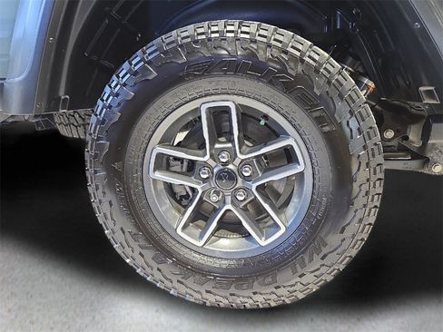 Used 2025 Jeep Gladiator Mojave image 9