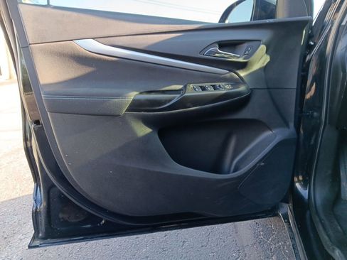 Used 2023 Chevrolet Bolt EUV LT FWD image 27