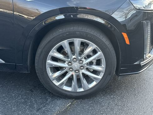 Used 2023 Cadillac XT6 Premium Luxury image 15