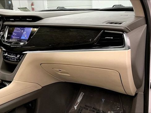 Used 2020 Cadillac XT6 Premium Luxury AWD/4WD image 18