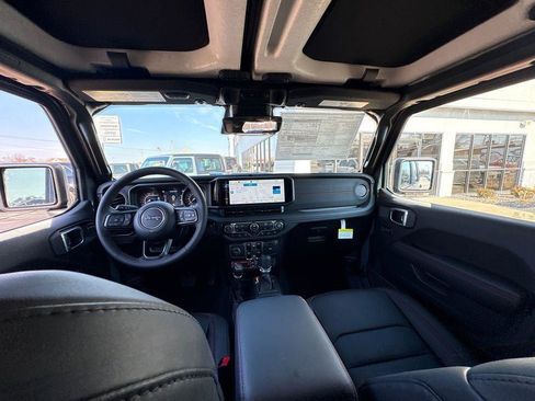 New 2026 Jeep Wrangler Unlimited Rubicon AWD/4WD image 12