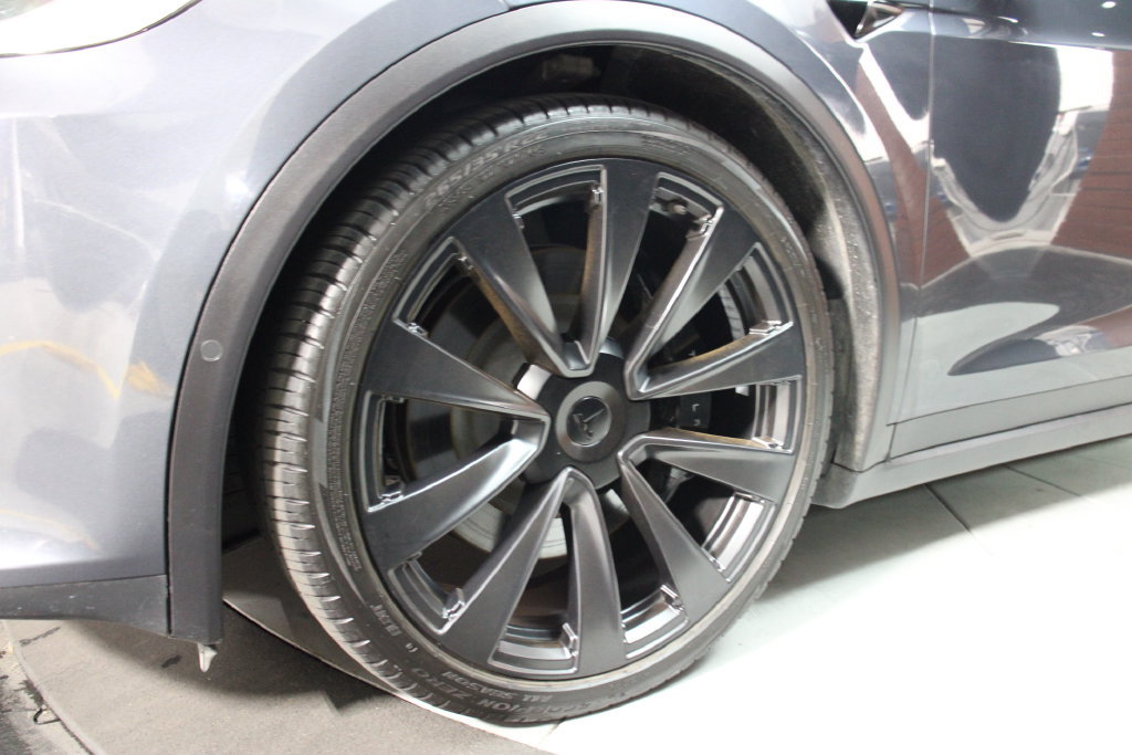 Used 2023 Tesla Model X AWD/4WD image 5