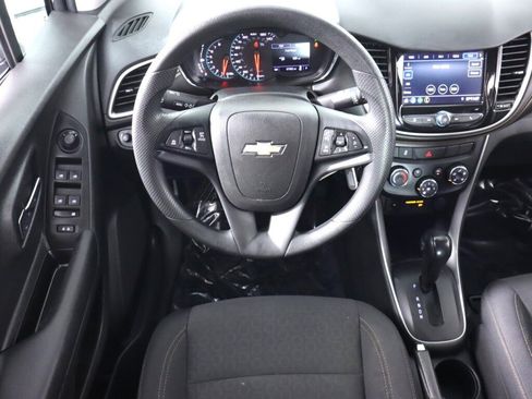 Used 2020 Chevrolet Trax LS w/ Tint and Cruise Package FWD image 27