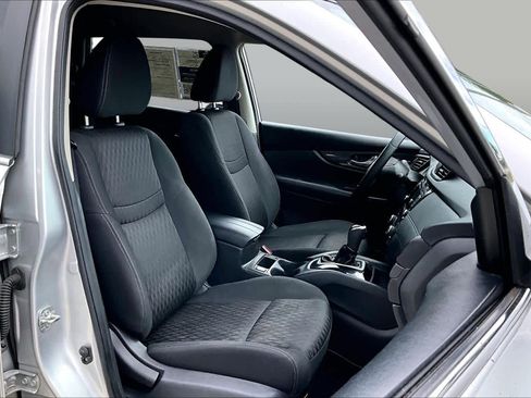Used 2020 Nissan Rogue SV AWD/4WD image 9