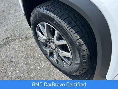 Certified 2023 GMC Acadia SLT AWD/4WD image 17