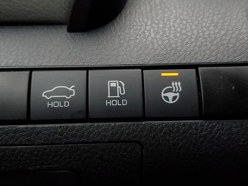 Used 2024 Toyota Camry SE image 33