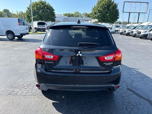 Used 2017 Mitsubishi Outlander Sport ES FWD image 7