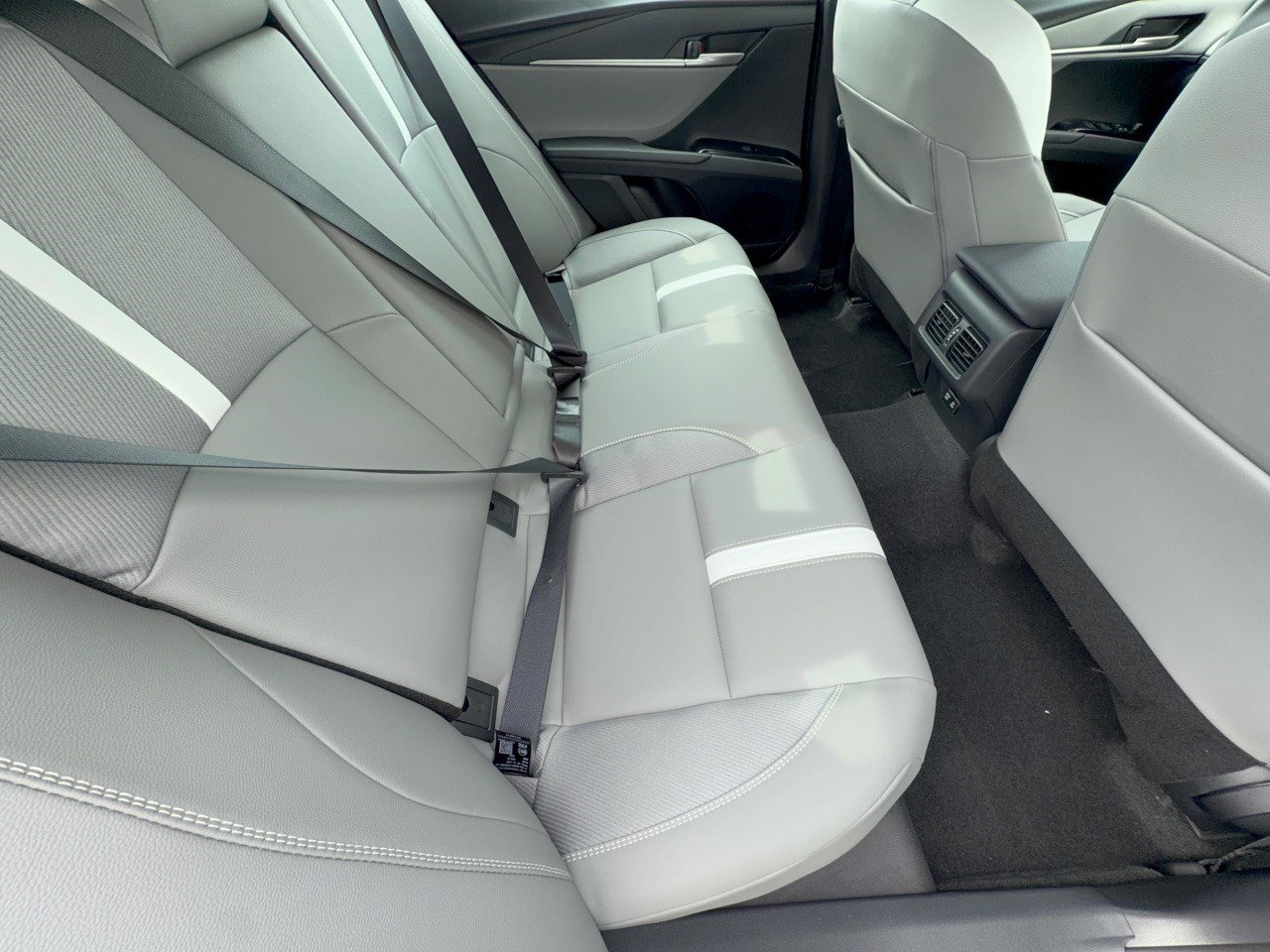 Used 2026 Toyota Camry SE FWD image 29