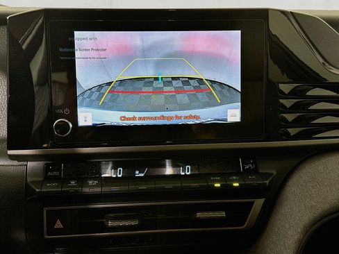 Used 2025 Toyota Camry LE FWD image 25