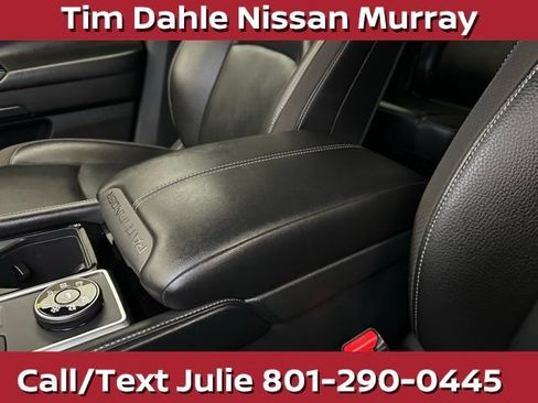 Used 2025 Nissan Pathfinder SL AWD/4WD image 31