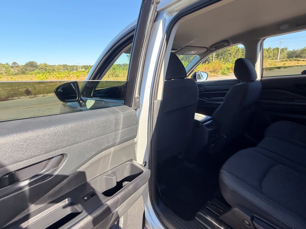 Used 2023 Nissan Pathfinder S FWD image 34