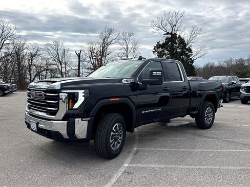New 2026 GMC Sierra 2500 SLE w/ SLE Value Package; image 4