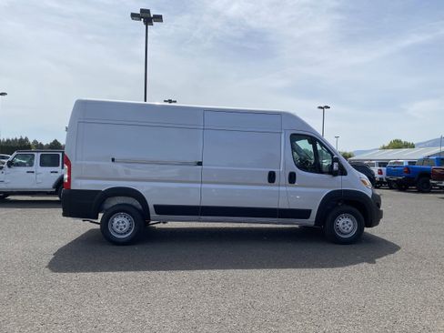 New 2025 RAM ProMaster 2500 w/ Convenience Group image 2