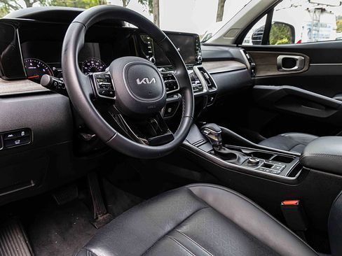Certified 2022 Kia Sorento X-Line EX image 7