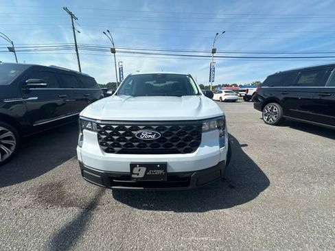 Used 2026 Ford Maverick XL AWD/4WD image 2