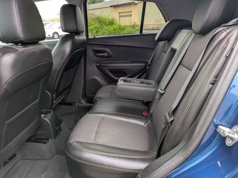 Used 2019 Chevrolet Trax LT w/ LT Convenience Package AWD/4WD image 19