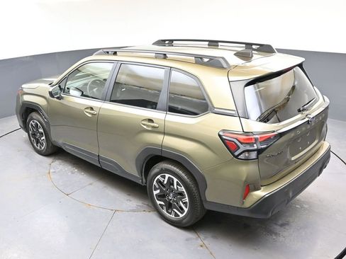 Certified 2025 Subaru Forester Premium AWD/4WD image 39