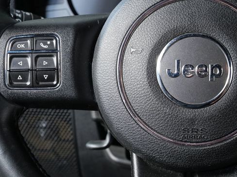 Used 2017 Jeep Wrangler Sahara image 25