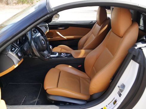 Used 2015 BMW Z4 sDrive35is image 3