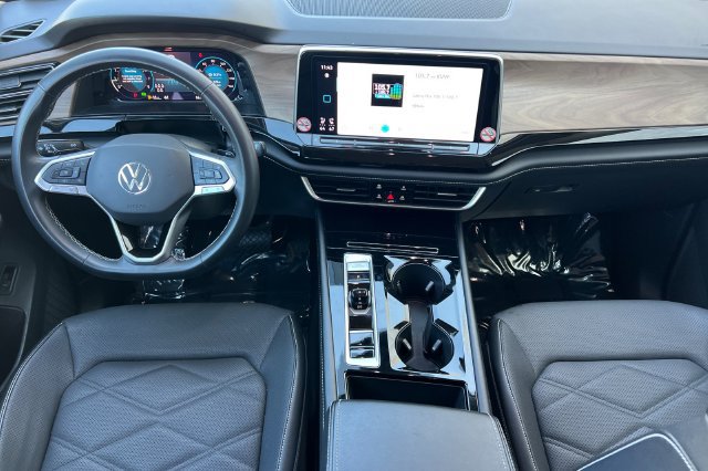 Used 2024 Volkswagen Atlas SE AWD/4WD image 15