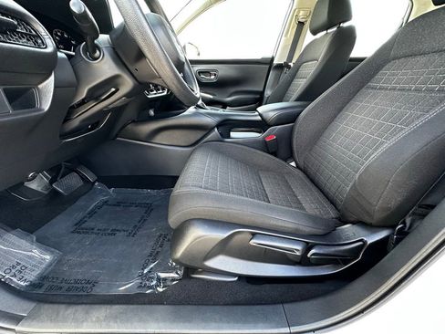 Used 2024 Honda HR-V LX image 11