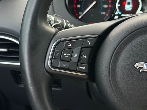 Used 2020 Jaguar F-PACE Premium image 17